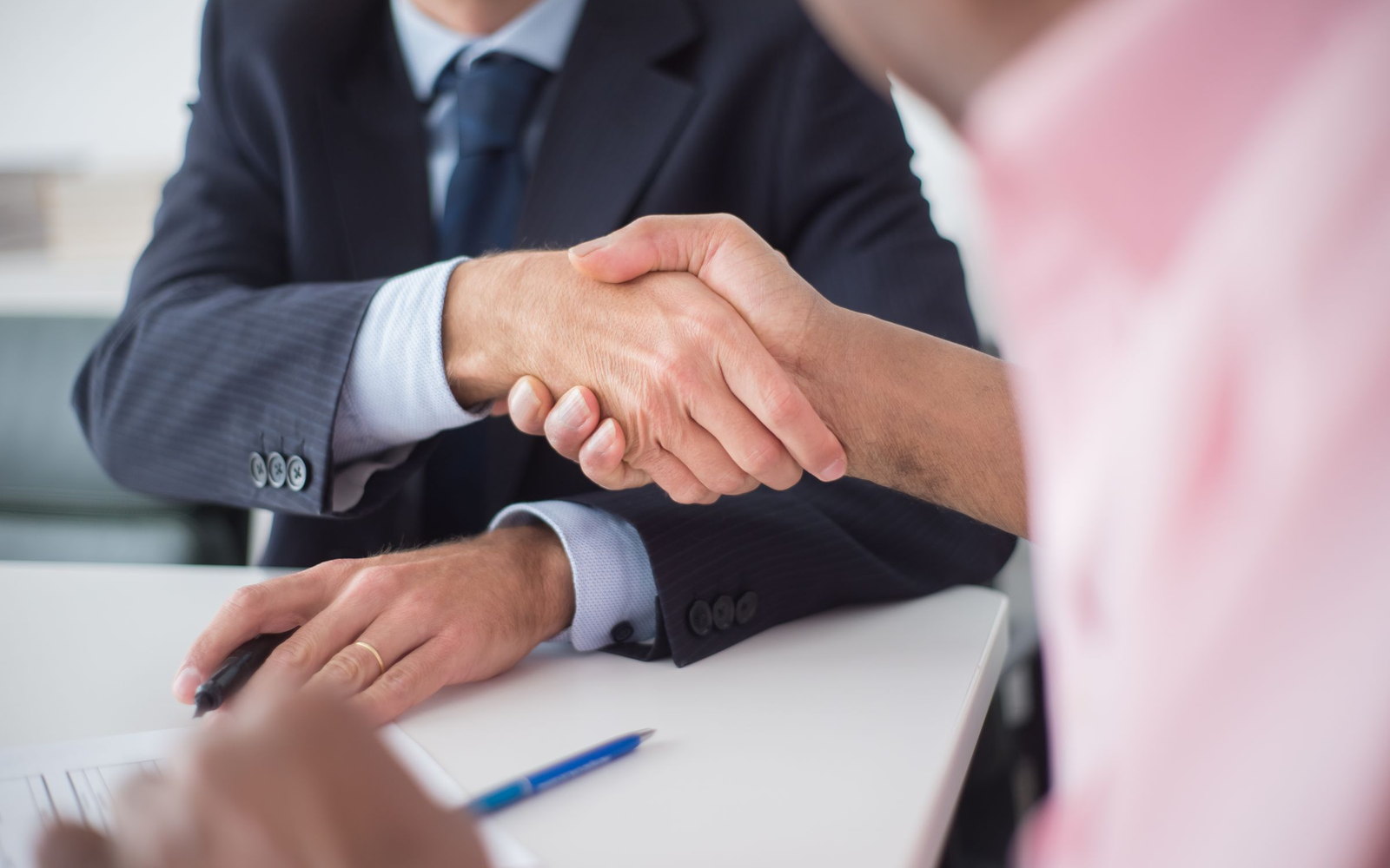 A candidate meeting a recruiter at a campus hiring drive